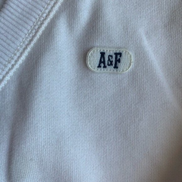 Abercrombie and Fitch Cropped Sweater - Picture 5 of 6